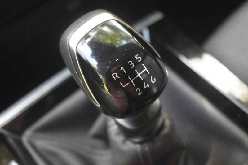 Nový Opel Astra je dobře využitelný v českém prostředí