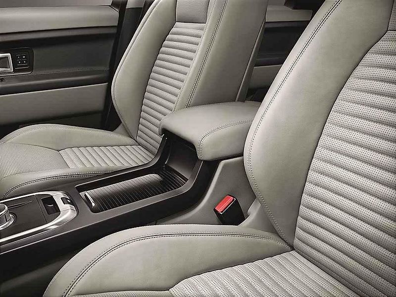 Land Rover Discovery Sport.