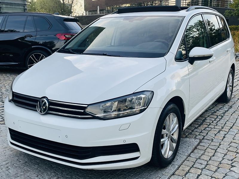 Volkswagen Touran 1.6TDI MANUÁL SERVISKA TAŽNÉ - fotka 4 z 44