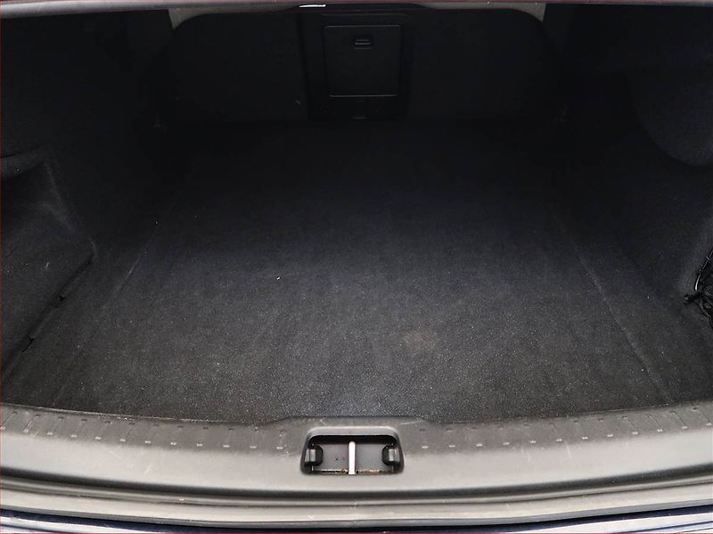 Volvo S90 (2018) D5 AWD, 4X4, Automat - fotka 14 z 21