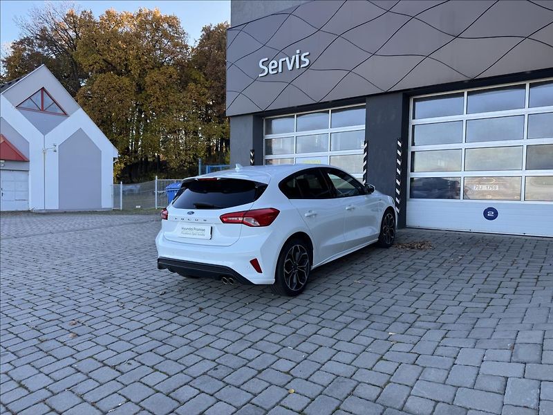 Ford Focus 1,0 ST-Line - fotka 2 z 16