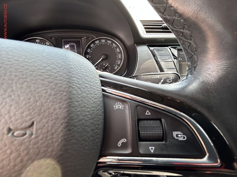 Škoda Fabia (2018) 1.0 TSi, Clever, navi, kamera - fotka 18 z 18