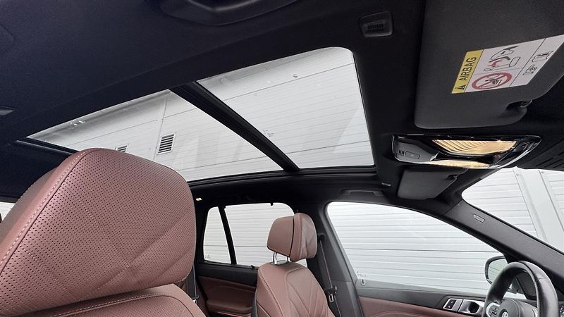 BMW X5 xDrive40d Mpaket ČR DPH 1.maji - fotka 12 z 18