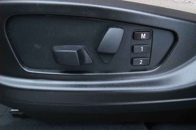 BMW X5 (2013) xDrive30d, 4X4, Automat - fotka 25 z 26