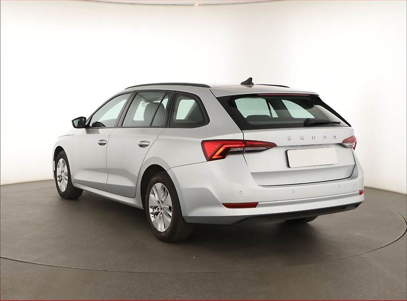 Škoda Octavia (2022) Ambition 2.0 TDI, ČR,1.maj - fotka 4 z 19