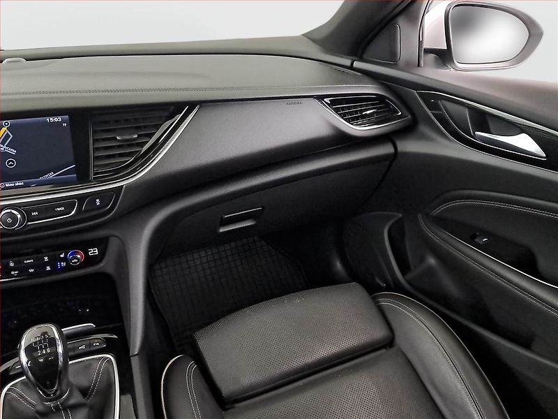 Opel Insignia (2018) OPC Line 2.0 CDTI, 4X4 - fotka 8 z 18