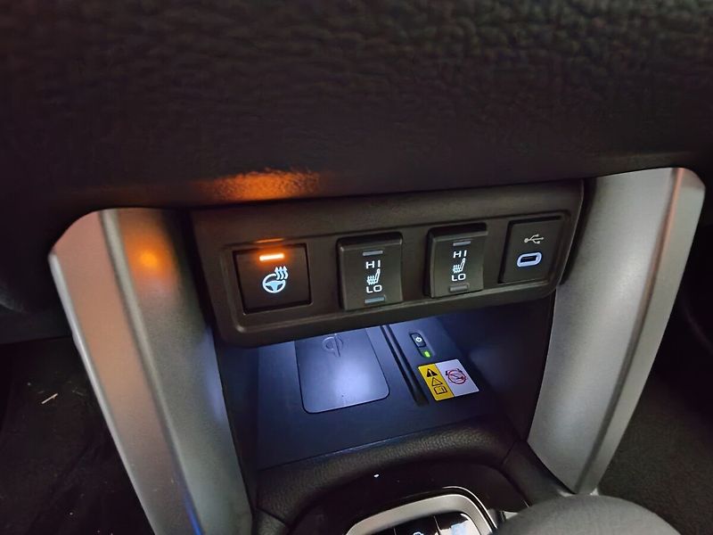 Toyota Corolla Cross 2.0 Hybrid 4x2 Executive - fotka 32 z 36
