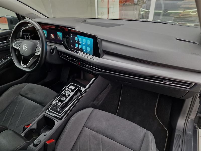 Volkswagen Golf 2.0TDI 110kW DSG Style, 1.Maj - fotka 13 z 50