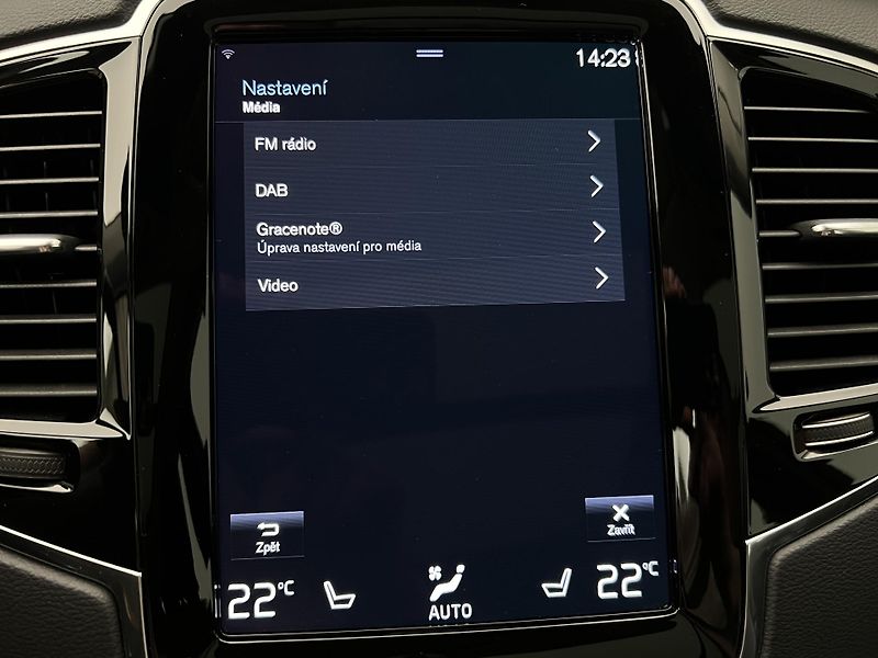Volvo XC90 T8 AWD INSCRIPTION 7 MÍST AUT - fotka 45 z 49