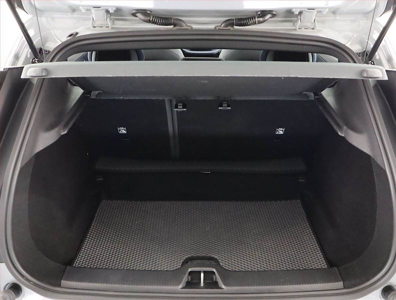Volvo EX30 (2024) Core 51kWh Single Motor - fotka 13 z 16