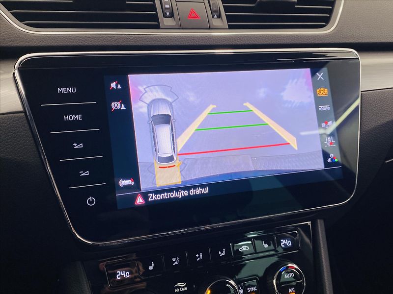 Škoda Superb 2,0 TDI 110kW DSG Style - fotka 12 z 25
