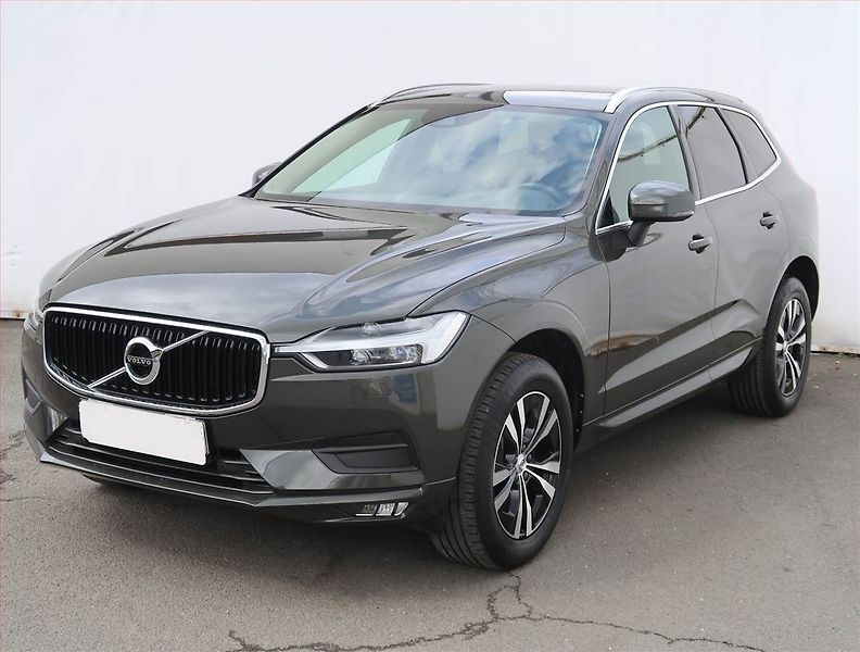 Volvo XC60 (2021) B4 AWD, 4X4,Automat,MHEV,45TKM - fotka 2 z 19
