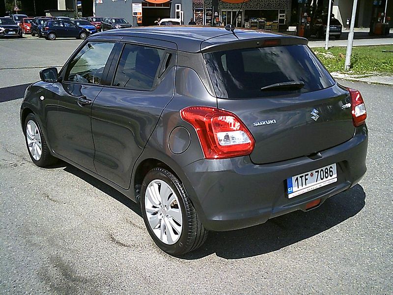 Suzuki Swift (2017) 1.2i KOUPENO ČR,1.MAJITEL - fotka 3 z 13