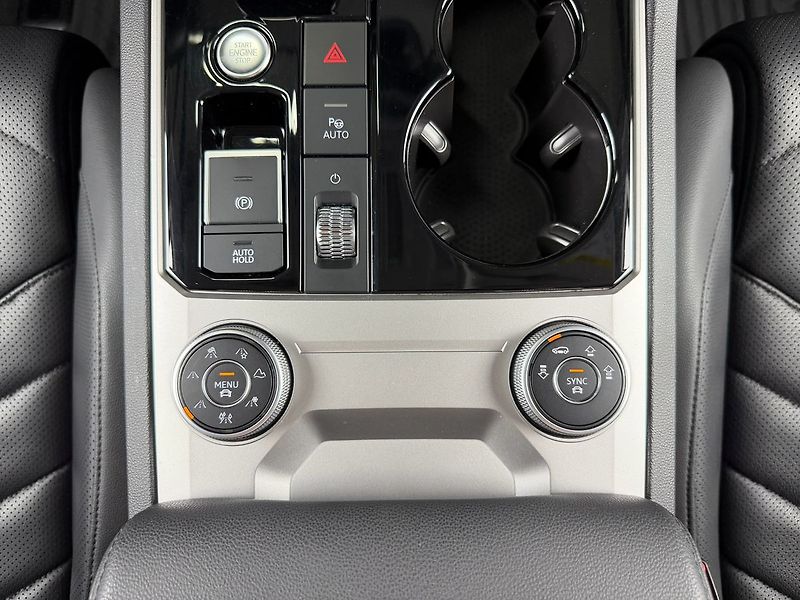 Volkswagen Touareg 3.0TDI 210 KW 4M ELEGANCE, VZD - fotka 24 z 33