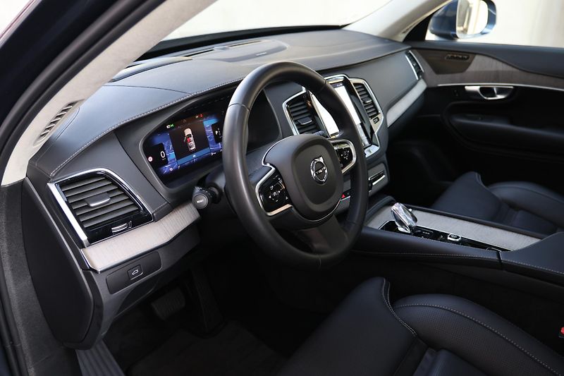 Volvo XC90 (2023) Ultimate, B5 AWD Mild hybrid - fotka 12 z 25