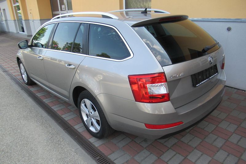 Škoda Octavia 2.0 TDi AUT.KLIMA NAVIGACE - fotka 4 z 21