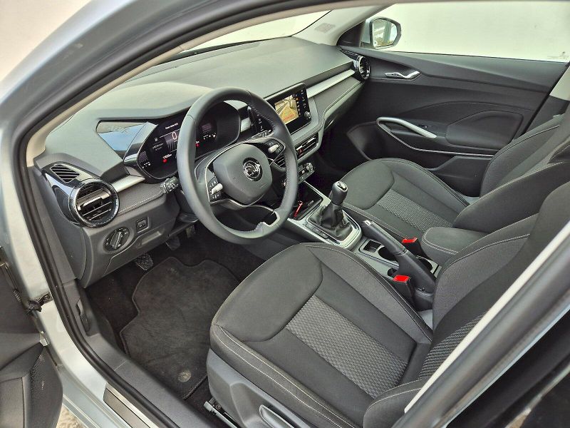 Škoda Fabia (2024) Top Selection 1.0 TSI 85 kW 6° - fotka 12 z 32