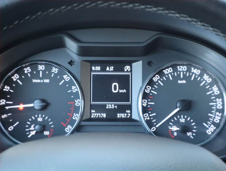 Škoda Octavia (2015) 2.0 TDI, Navi, Tempomat - fotka 10 z 16