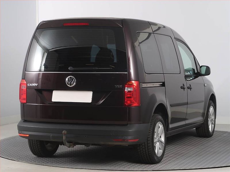 Volkswagen Caddy (2018) 2.0 TDI, 5Míst - fotka 5 z 21