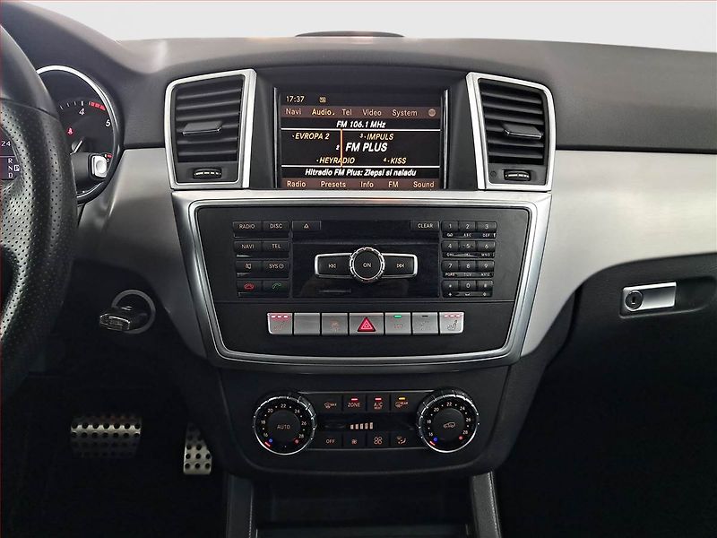 Mercedes-Benz Třídy M (2012) ML 350 BlueTEC, 4X4, Automat - fotka 12 z 19