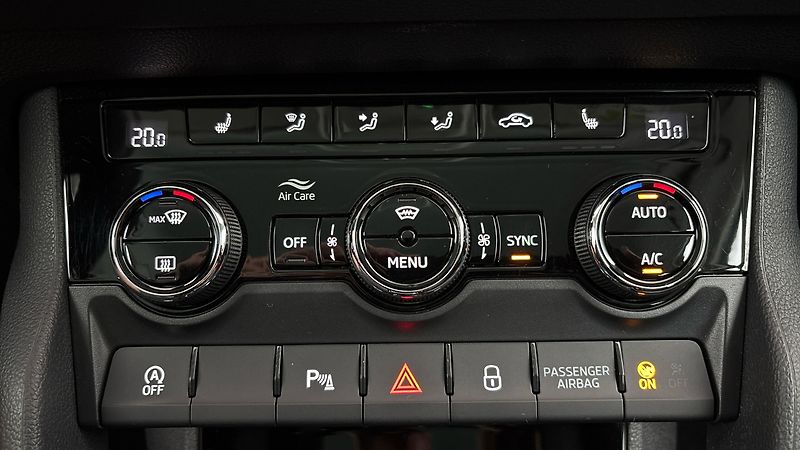 Škoda Karoq 2.0 TDI DSG 4x4 Style - fotka 13 z 27