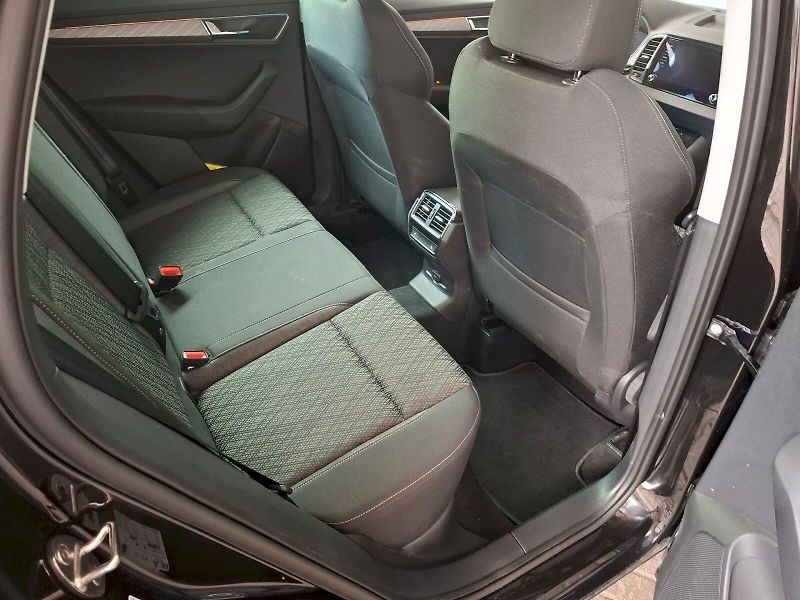 Škoda Karoq (2024) TOP SELECTION TD 110/2.0 A7A 4 - fotka 21 z 30