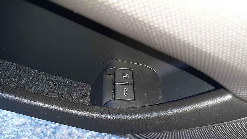 Audi TT vypadá hodně dravě, i když o naprostý supersport se nejedná.