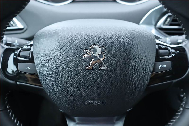 Peugeot 308 (2015) 2.0 BlueHDi, Serv.kniha, Navi - fotka 20 z 25