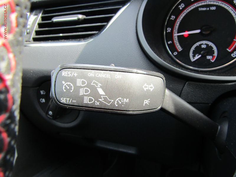 Škoda Rapid (2015) 1.4TDI, ČR, Xenon, AC, temp - fotka 20 z 23