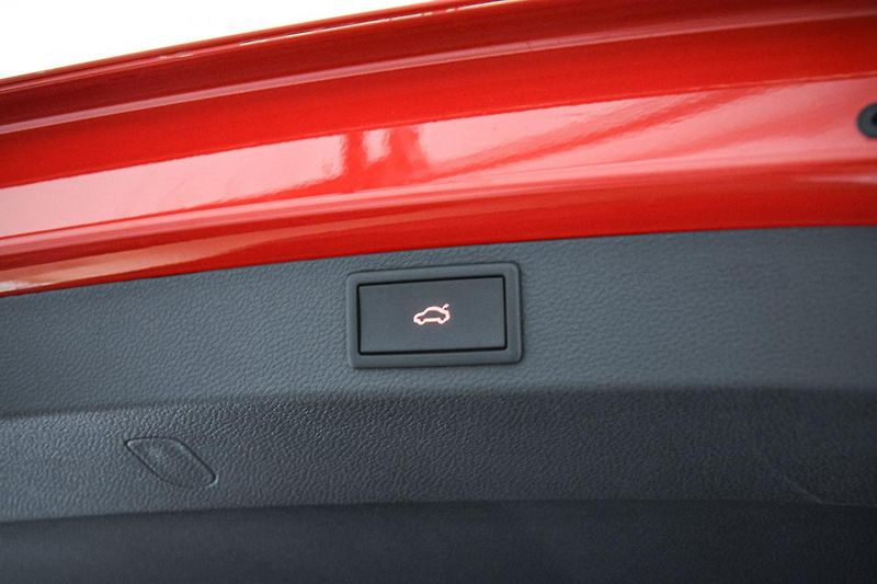 Škoda Karoq (2023) Sportline Exclusive 2,0 TSI 14 - fotka 27 z 37