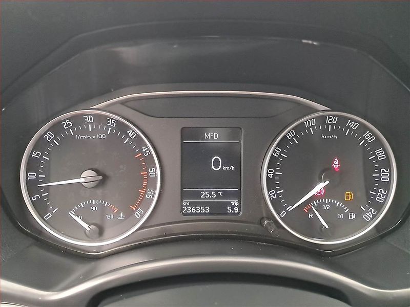 Škoda Octavia (2010) 1.9 TDI - fotka 11 z 15