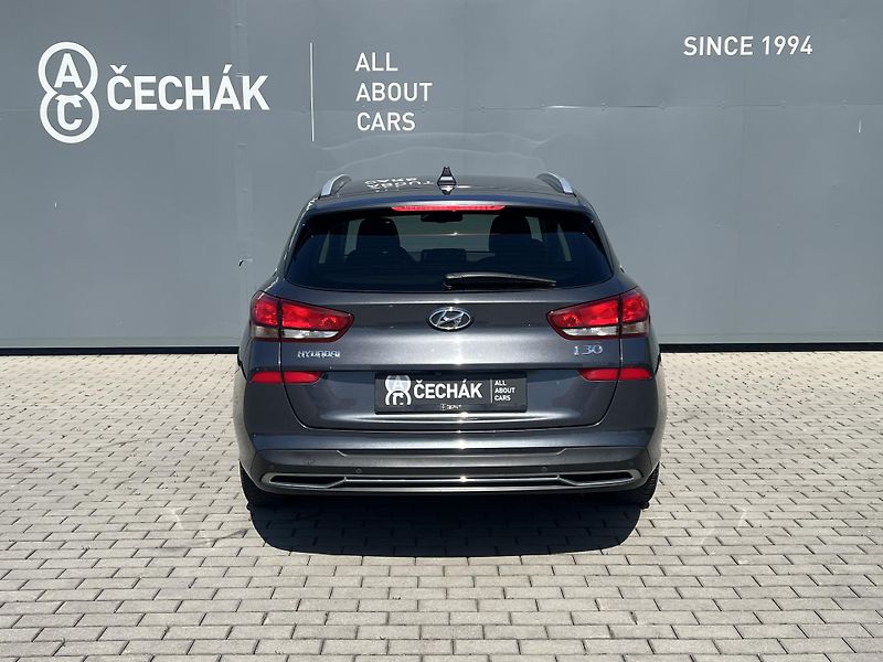 Hyundai i30 (2020) - fotka 6 z 44
