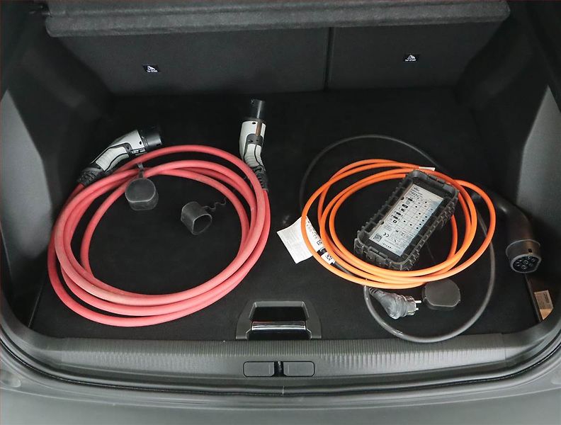 Peugeot 2008 (2022) 50 kWh, SoH 92% - fotka 19 z 19
