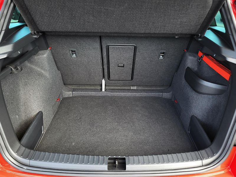 Škoda Karoq 1.5 TSI 110kW DSG SPORTLINE  - fotka 39 z 45