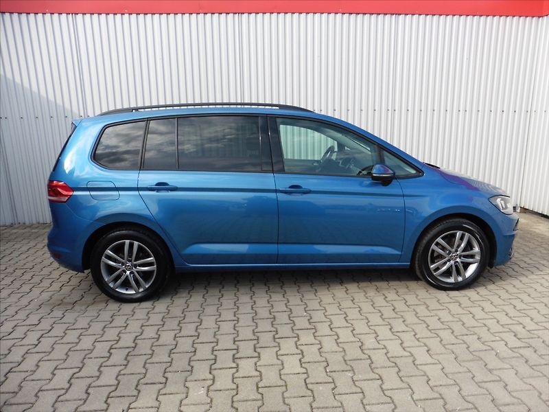 Volkswagen Touran 1,5 TSi Highline Navi - fotka 6 z 18