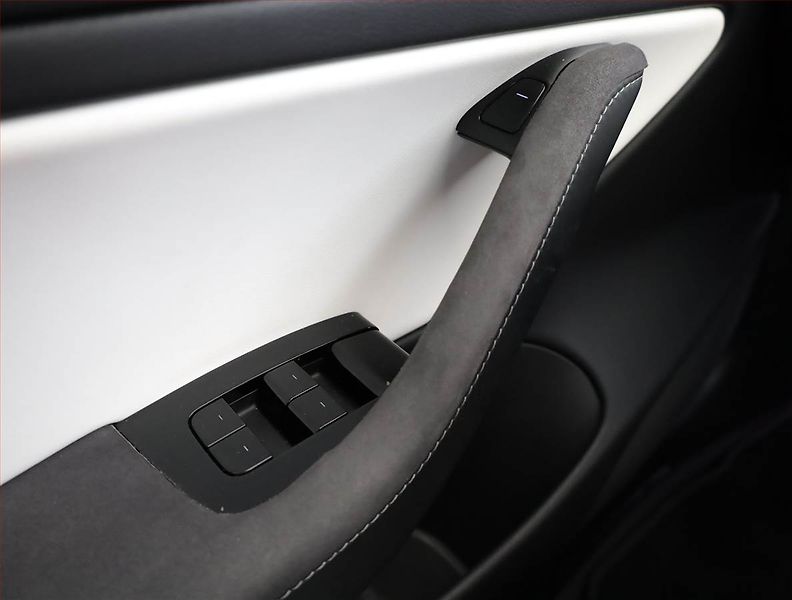 Tesla Model 3 (2019) Long Range 4WD 78kWh, SoH 85% - fotka 12 z 23