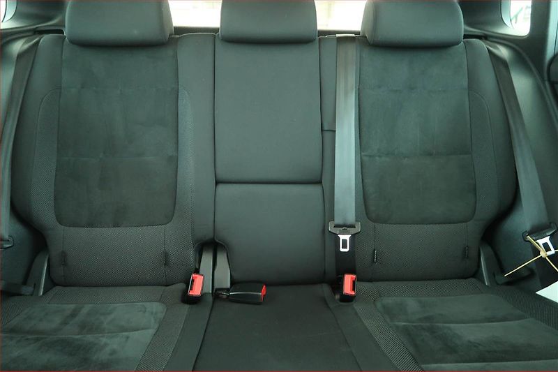 Volkswagen Tiguan (2012) R-Line 2.0 TDI, 4X4 - fotka 10 z 17