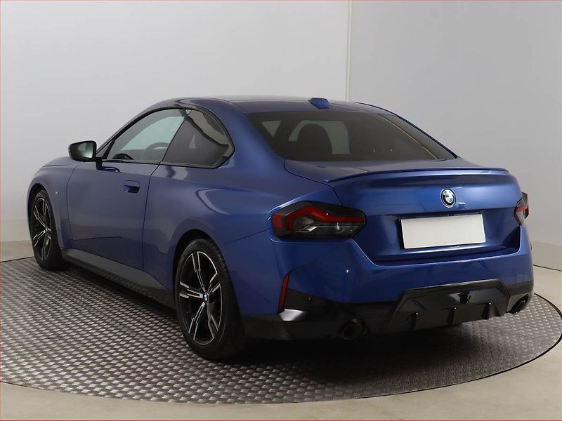 BMW Řada 2 (2023) 220 i - fotka 4 z 22