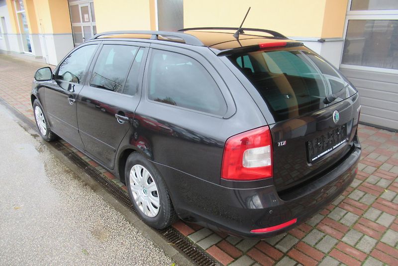 Škoda Octavia 2.0 TDI AUT. KLIMA  - fotka 2 z 14
