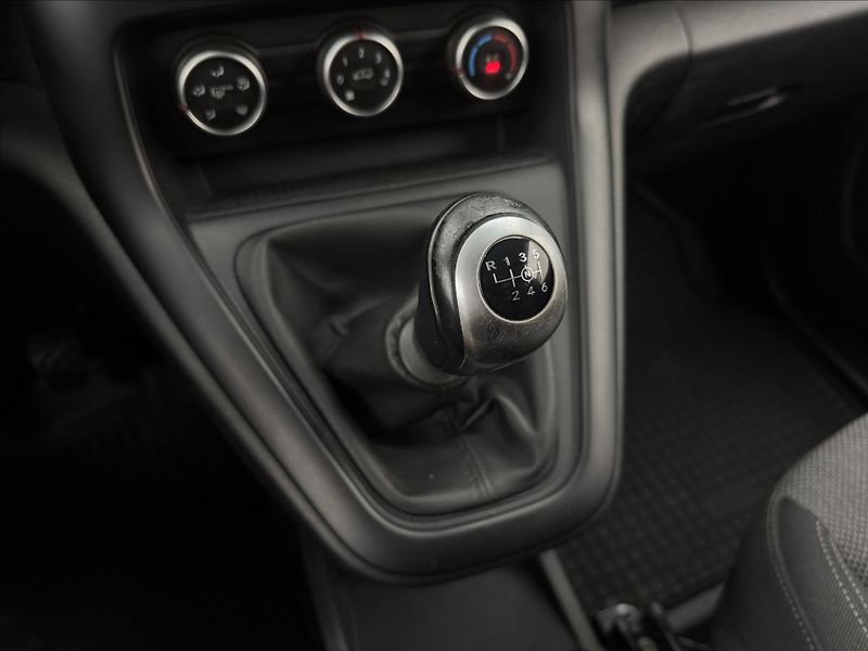 Mercedes-Benz Citan 1,5 TOURER DPH NAV LED 1MAJ ČR - fotka 24 z 38