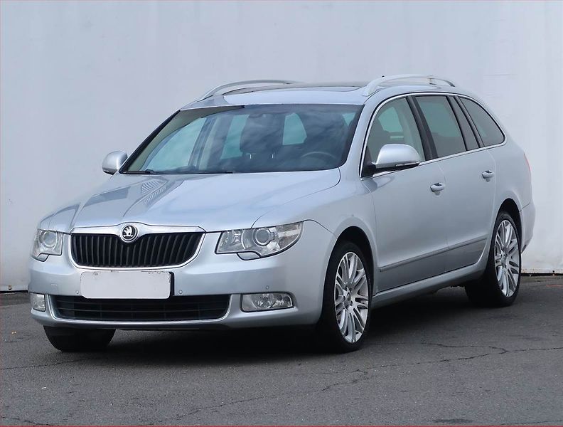 Škoda Superb (2012) Elegance 2.0 TSI, Automat - fotka 2 z 22