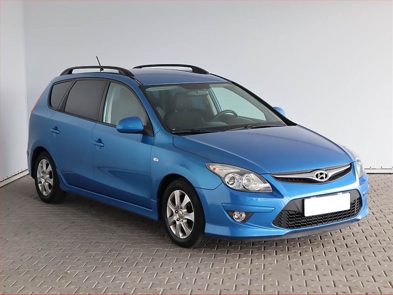 Hyundai i30 (2010) 1.6 MPI, Automat, Serv.kniha - fotka 1 z 18