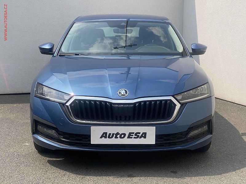 Škoda Octavia (2021) 2.0 TDi, ČR, Ambition, LED - fotka 2 z 16