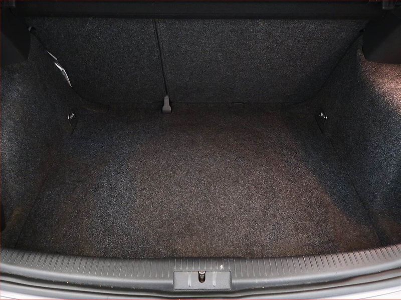 Volkswagen Golf (2006) 1.4 16V, Serv.kniha - fotka 13 z 14