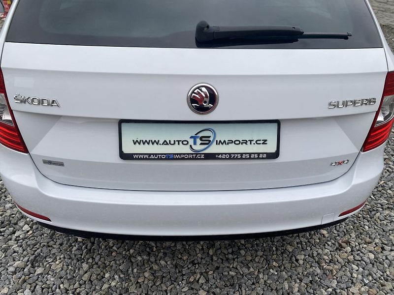 Škoda Superb 2.0TDi 4x4 170PS DSG L+K COMBI - fotka 42 z 158