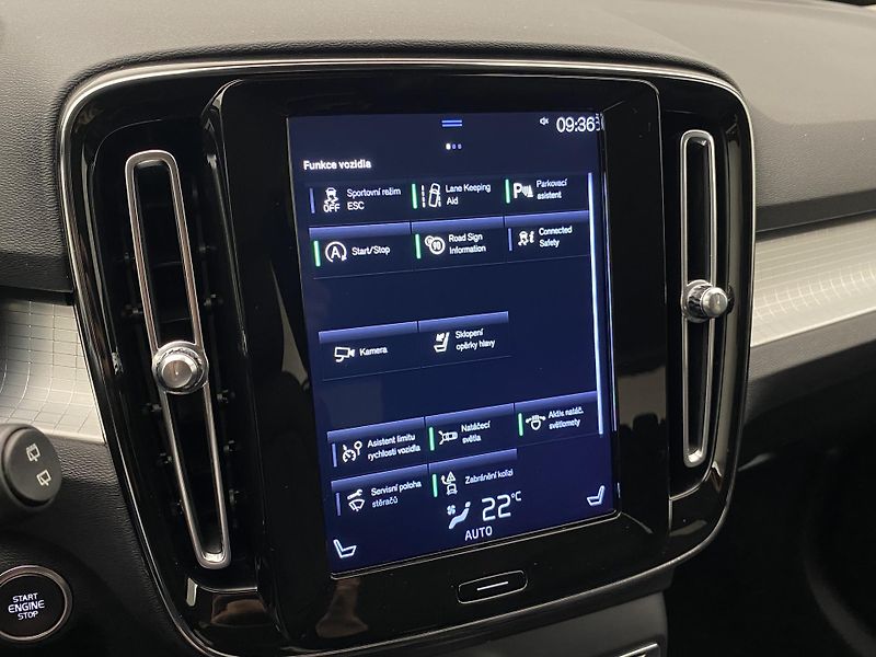 Volvo XC40 T4 MOMENTUM AUT CZ - fotka 39 z 42