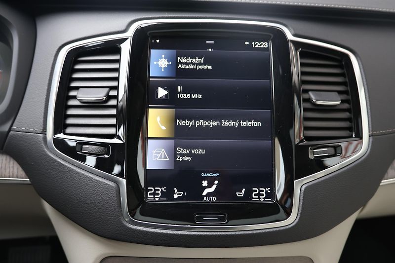 Volvo XC90 (2022) Inscription, B5 AWD - fotka 13 z 26