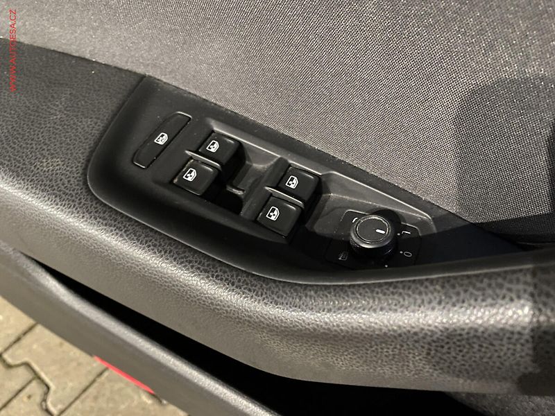 Volkswagen Passat (2020) 1.6 TDi, Business, DSG, LED - fotka 11 z 18
