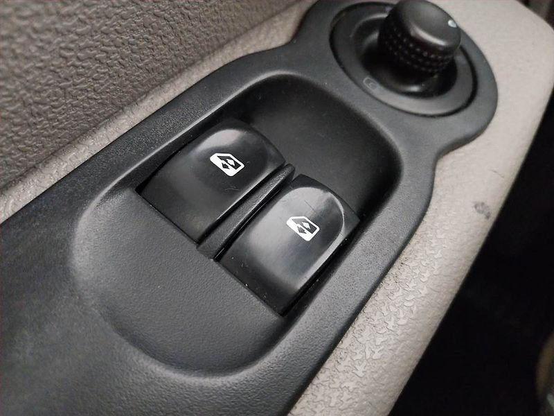 Renault Modus (2005) 1.6, rezervace - fotka 15 z 15