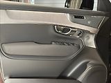 Volvo XC90 (2026) 2,0 T8  Ultra Dark - náhled 11